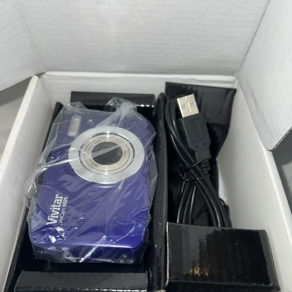 Vivitar ViviCam S525 Digital Camera 16.1MP Purple Open Box Point‎ Shoot Compact